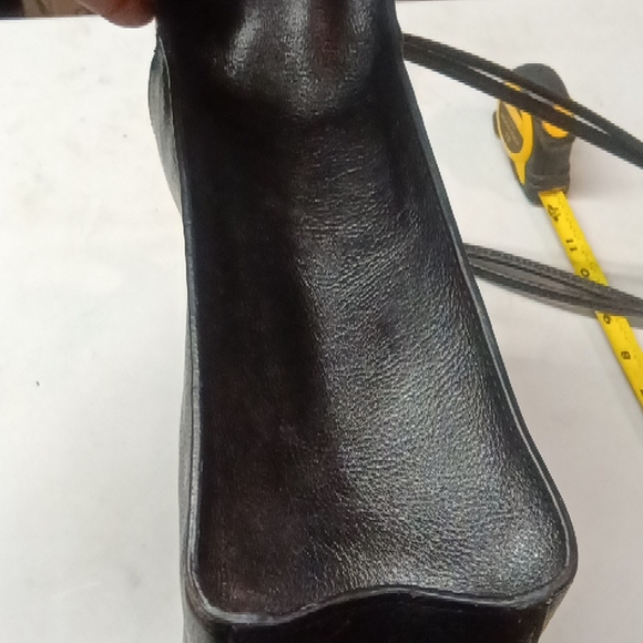 Black Pelle Studio Leather Tote Bag - Picture 5 of 8